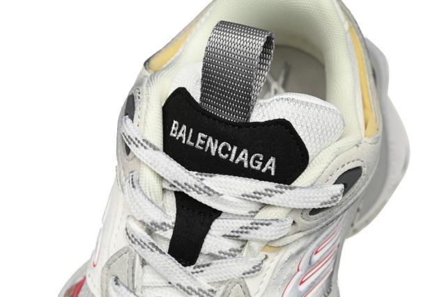 B Cargo White Red 784339W1MV30521