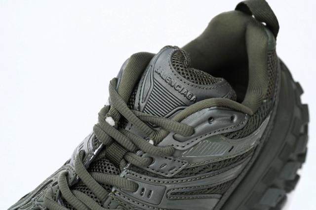 B Defender Green 685613W2RA63000