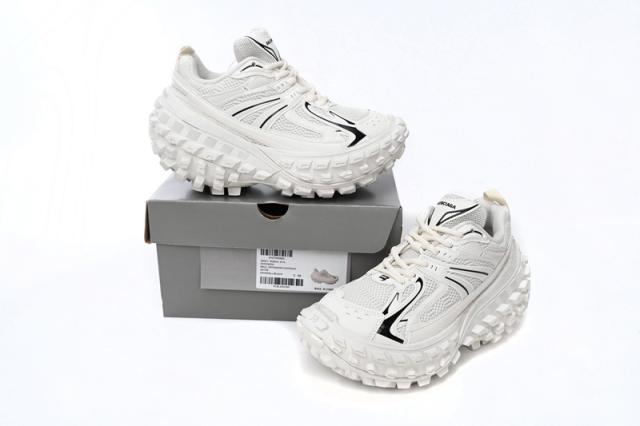 B Defender Light Beige 685613W2RAA9110