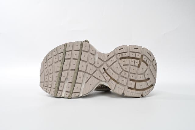 B 3XL Sneaker in Black Gray White Gold 734734W3XL60185