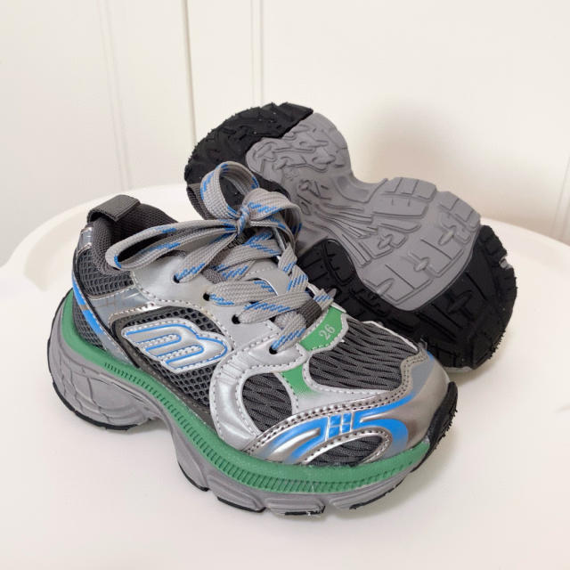 Large mesh breathable non-slip sneakers for Kids 5 colors