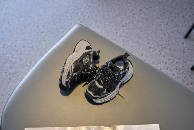 Retro Thick Sole Non-slip Tire Shoes sneakers for Kids 6 colors