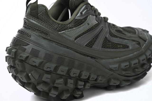 B Defender Green 685613W2RA63000
