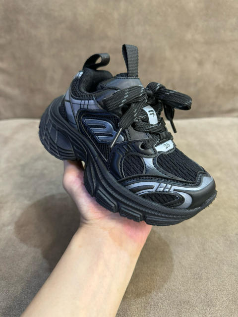 Large mesh breathable non-slip sneakers for Kids 5 colors
