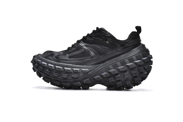 B Defender Black 685613W2RA61000