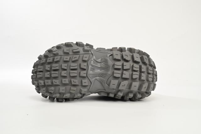 B Defender Black Gray 685611W2RA63000