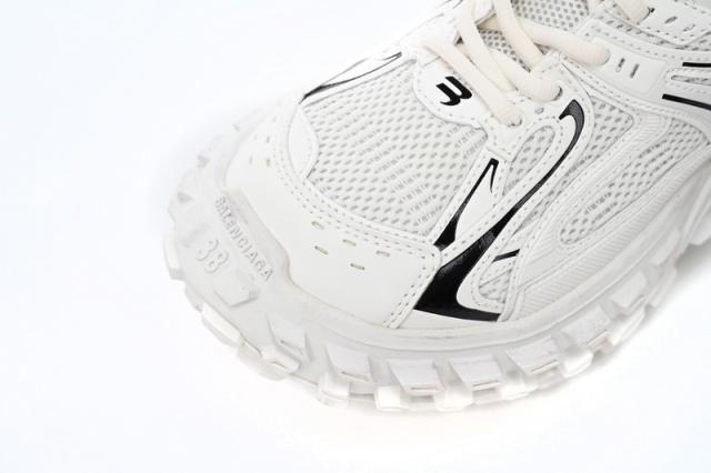 B Defender Light Beige 685613W2RAA9110