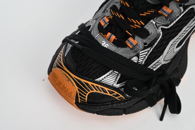 B 3XL Sneaker in All Black Orange 734731W3XL31178