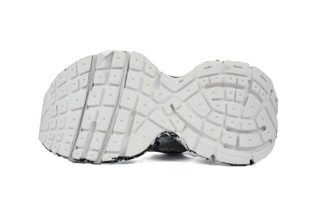 B 3XL Sneaker in White Graffiti 734731 W3XDC 0135