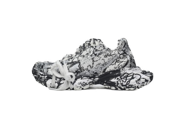 B 3XL Sneaker in White Graffiti 734731 W3XDC 0135