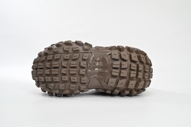 B Defender Black Brown 685611W3RBS2408