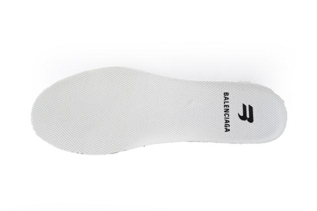 B Defender All White 685611W1RB31201