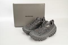 B Defender Black Gray 685611W2RA63000