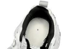 B Cargo White and Black 784342 W2MV2 9110