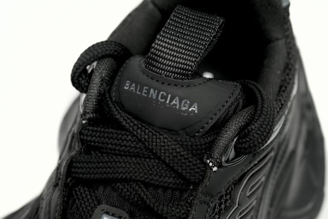 B Cargo Black 784342 W2MV2 101
