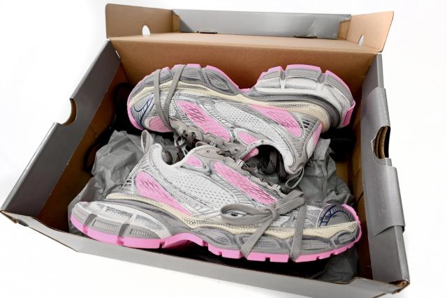 B 3XL Sneaker in White Pink 734734W3XL59050