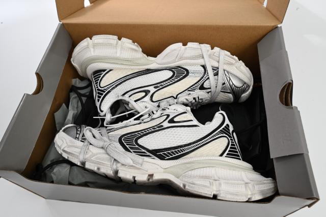 B 3XL Sneaker in Silver Rice White Black 542229W1RB50352
