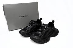 B 3XL Sneaker in All Black - 734733W2RC60203