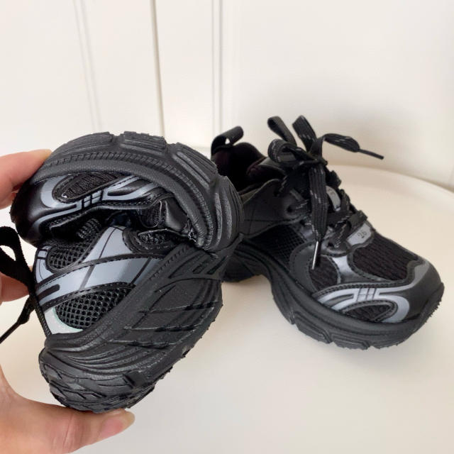 Large mesh breathable non-slip sneakers for Kids 5 colors