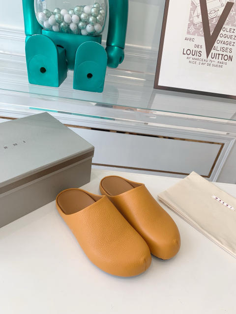 M@rni Sabot Slides