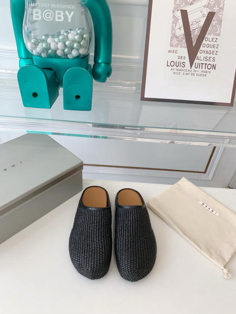 M@rni Sabot Slides