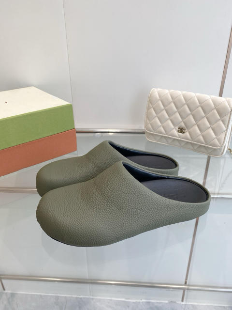 M@rni Sabot Slides