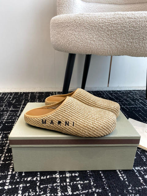 M@rni Sabot Slides