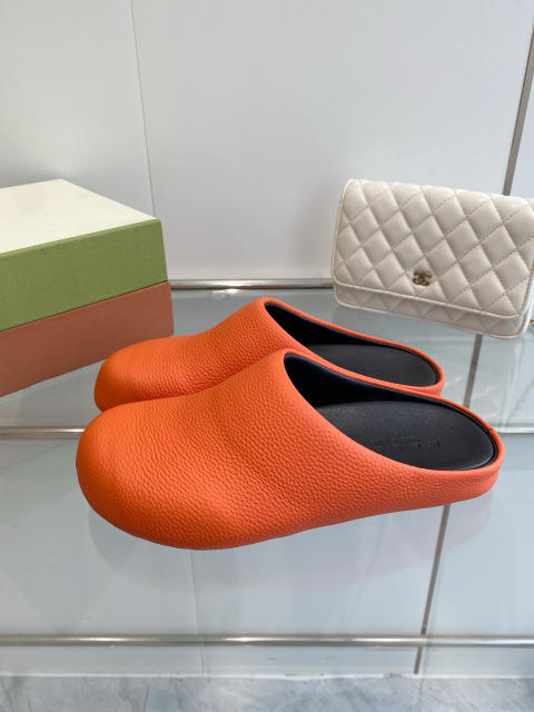 M@rni Sabot Slides
