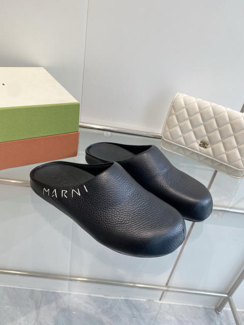 M@rni Sabot Slides