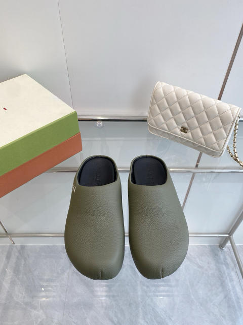 M@rni Sabot Slides