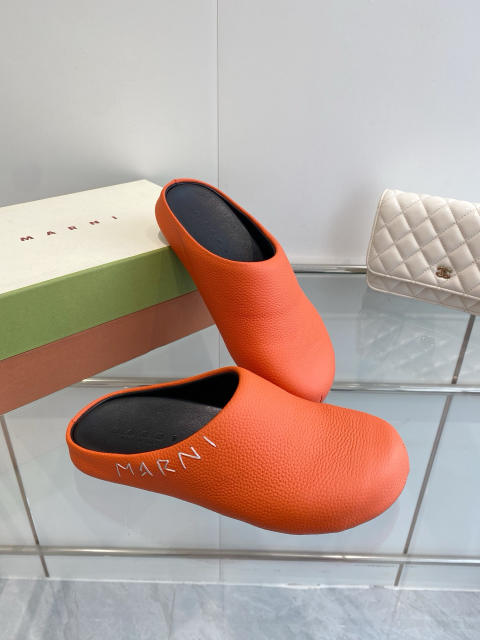 M@rni Sabot Slides