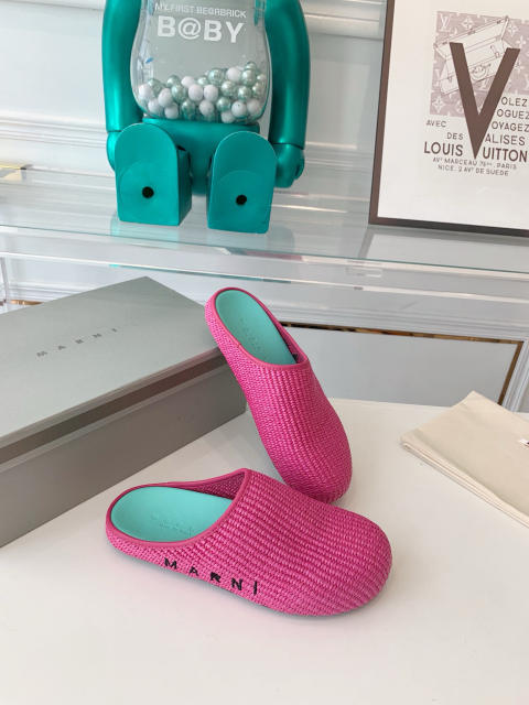 M@rni Sabot Slides