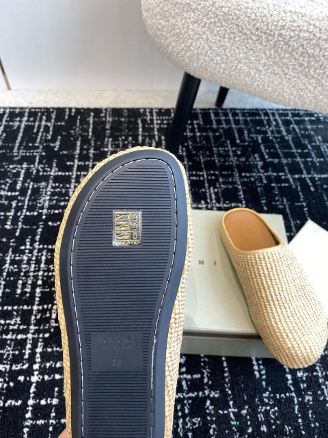 M@rni Sabot Slides