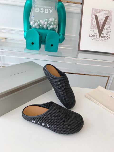 M@rni Sabot Slides