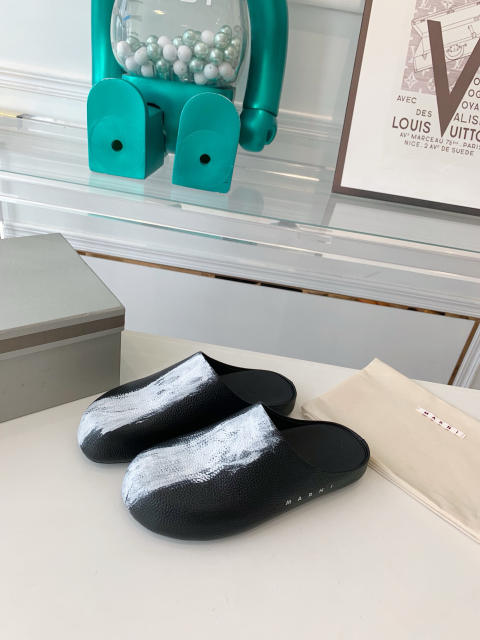 M@rni Sabot Slides