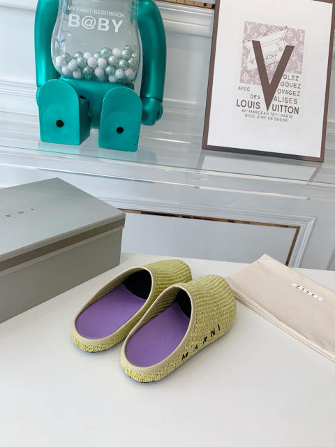 M@rni Sabot Slides