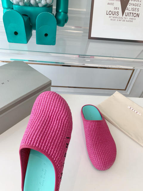 M@rni Sabot Slides