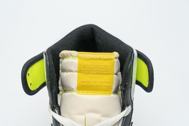 [plus size shoes]Air @j1 Retro High White Black Volt University Gold 555088-118