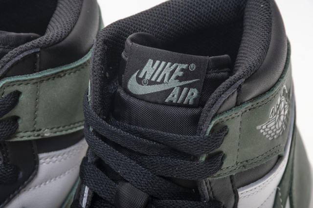 ［plus-size shoes]Air @j1 Retro High Clay Green 555088-135