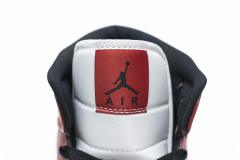 Air Jordαn 1's Mid Chicago Black Toe 554725-069