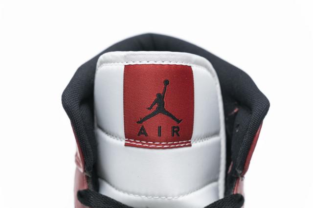 Air Jordαn 1's Mid Chicago Black Toe 554725-069