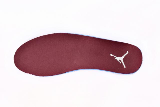 Jordαn 1's White Bordeaux 553558-615