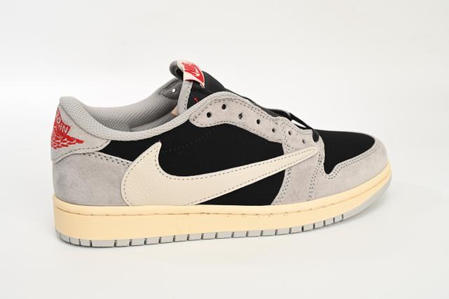 Air Jordαn 1's Travis Scott White Grey DM7866-010