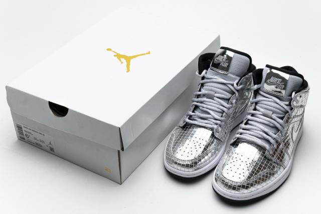Jordαn 1's Mid SE Disco Metallic Silver (W) CU9304-001