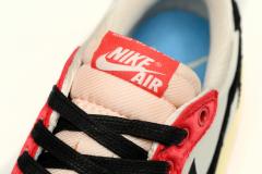 Air Jordαn 1's Low OG Trophy Room Rookie Card Away