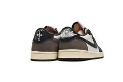 Travis Scott x Air Jordαn 1's Dark Mocha