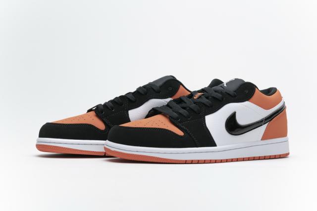 Air Jordαn 1's Low Shattered Backboard 553558-128
