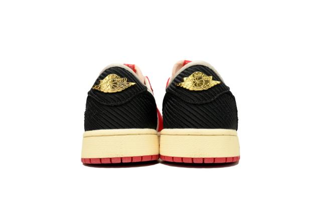 Air Jordαn 1's Low OG Trophy Room Rookie Card Away