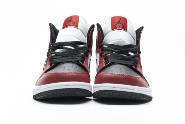 Air Jordαn 1's Mid Chicago Black Toe 554725-069