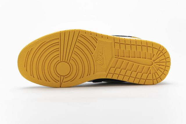 Air Jordαn 1's Low Sail University Gold Black 553558-127